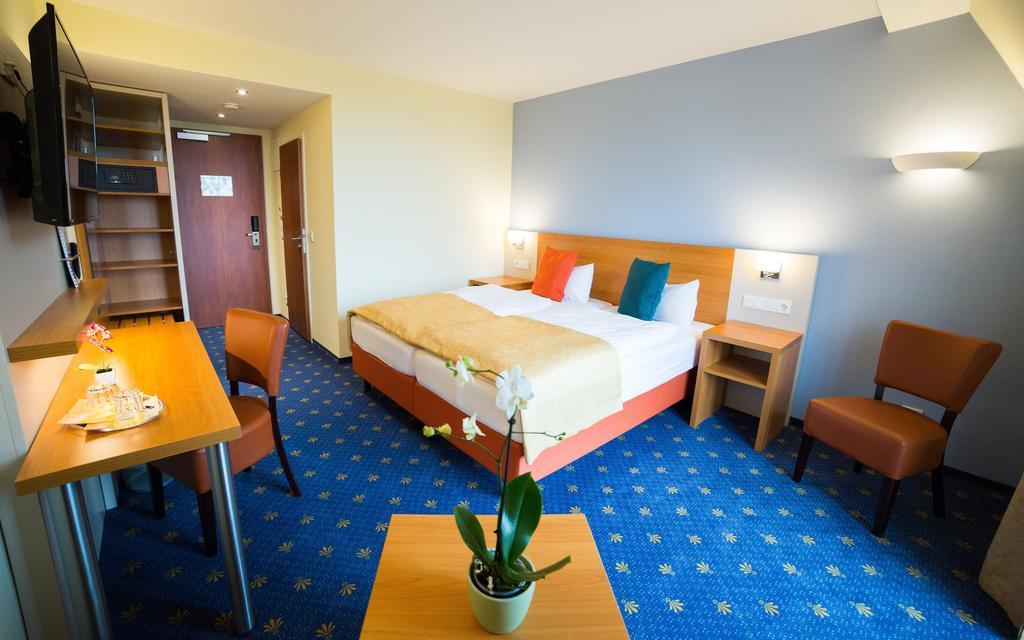Berghotel Tambach Luaran gambar