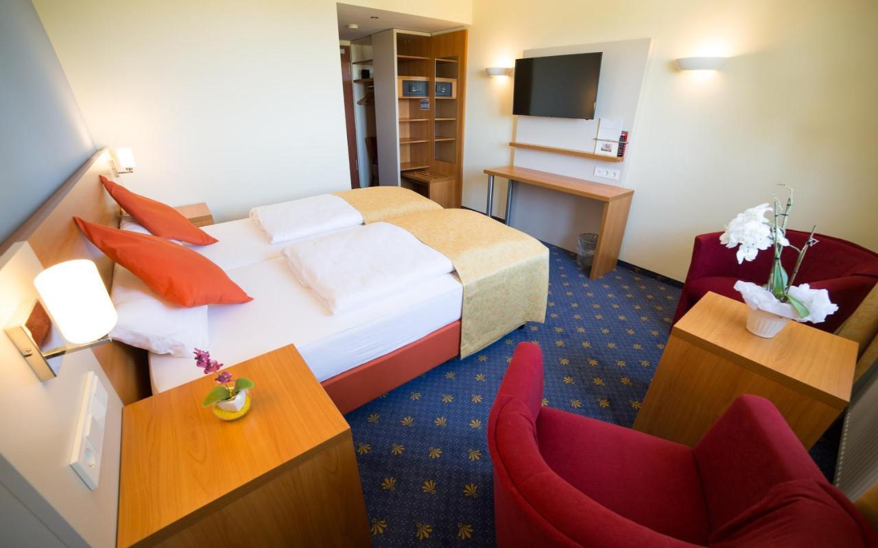 Berghotel Tambach Luaran gambar