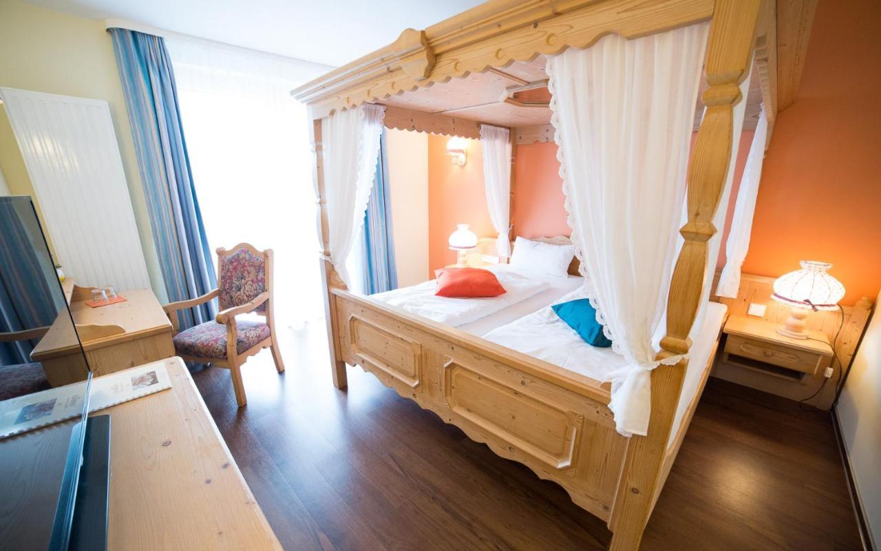 Berghotel Tambach Luaran gambar